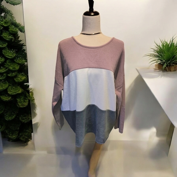 She + Sky Tops - Knit NWT Top Ribbed Color Block p2p 30x27